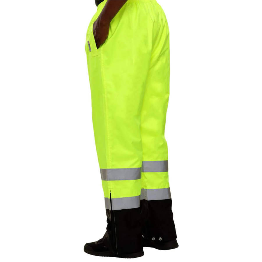 These High Visibility Safety Pants boast both an elastic and a draw string waist feature for maximum adjustment and comfortable fit.  